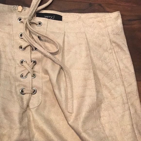 NWOT - Very J Gold/Tan Lace up Shorts - Picture 5 of 7